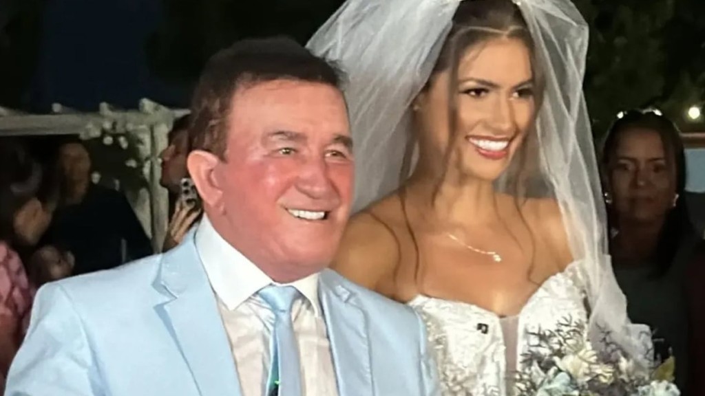 Aos 74 anos, Amado Batista se casa com miss de 23, com festa luxuosa: ‘Ao ar livre’