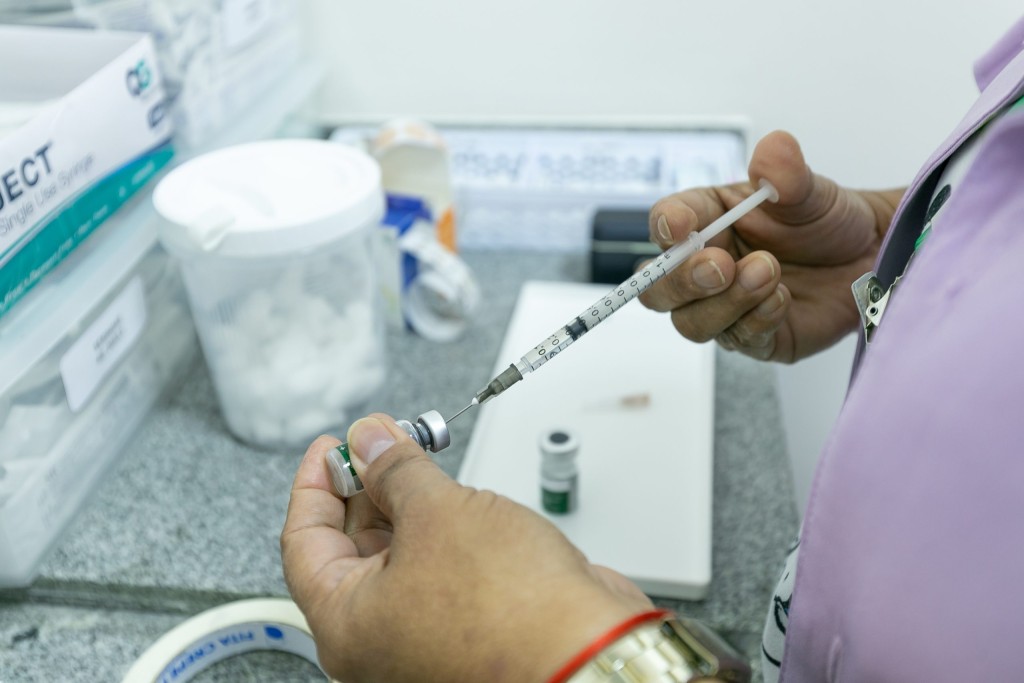 Vacinação contra a dengue avança em Cuiabá e já imunizou mais de 500 profissionais da saúde