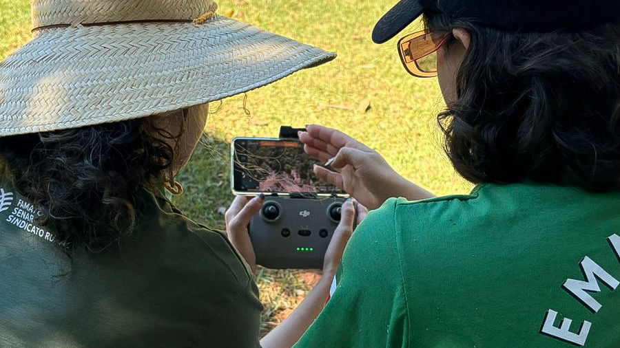 Servidores de Várzea Grande são capacitados para uso de drones em fiscalização e obras