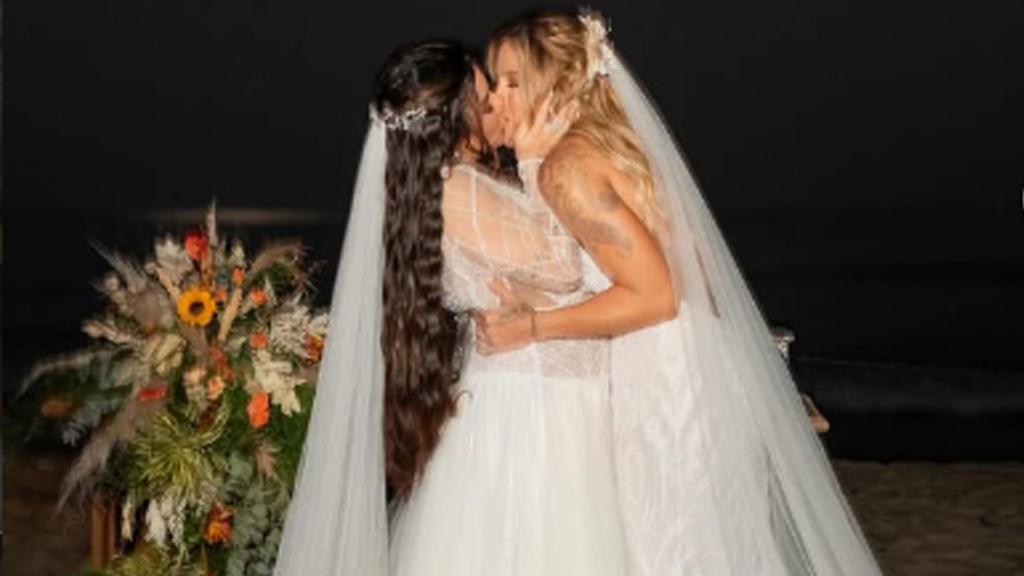 Lauana Prado e Tati Dias oficializam união em cerimônia intimista à beira-mar: ‘Sim’