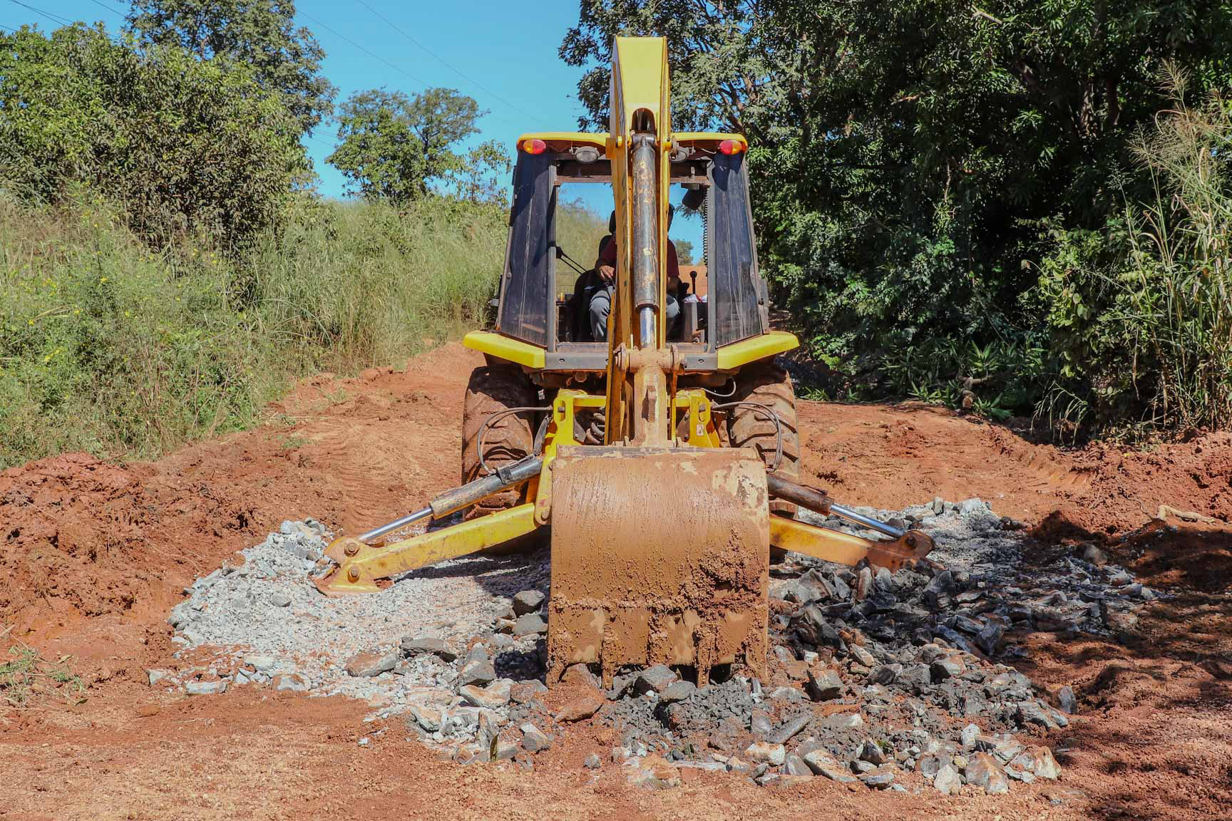 Secretaria de Viação e Obras recupera mais de 700 ruas e avenidas de Várzea Grande no primeiro semestre