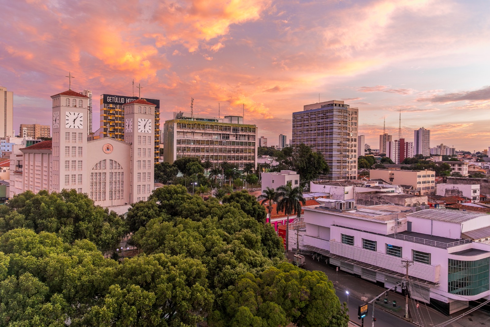 Prefeitura de Cuiabá injeta R$ 148,8 milhões na economia com pagamento dos servidores